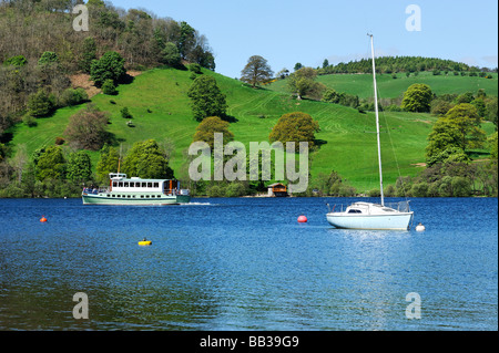 Vista di Ullswater da Pooley Bridge nel Lake District inglese Foto Stock