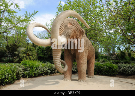 Mammoth statua in Parc de la Ciutadella a Barcellona, Spagna Foto Stock