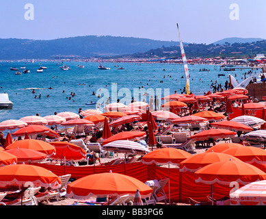 Vista della spiaggia di Saint Tropez Pampelonne Sud della Francia EU FR FRA Francia Provence Alpes Côte d Azur Var Saint Tropez Foto Stock