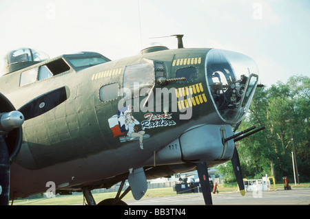 B-17 G Flying Fortress, chiusura del naso e la cabina di pilotaggio di questo piano Foto Stock