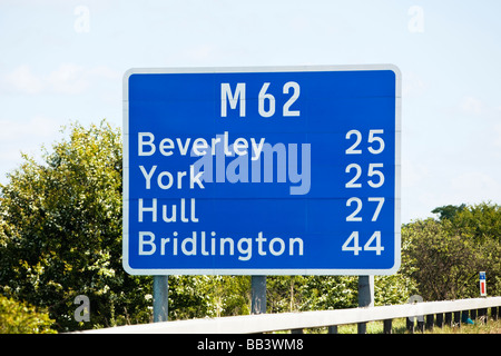 Regno Unito autostrada distanza destinazione segno England Regno Unito Foto Stock