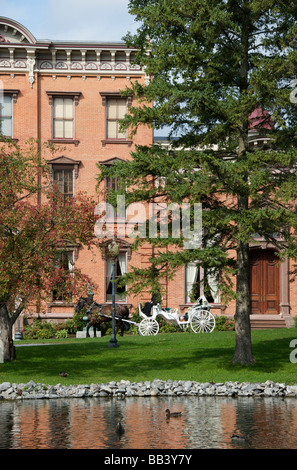 Stati Uniti d'America, New York, Saratoga Springs, giro in carrozza nella parte anteriore della storica società museum Foto Stock