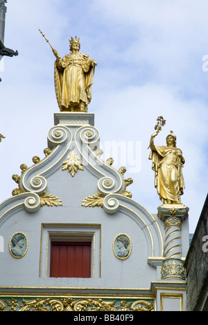 Europa Belgio Fiandre Occidentali, Bruges, il vecchio Registro Civile edificio, Brug square, arco cieco vicolo di asino Foto Stock