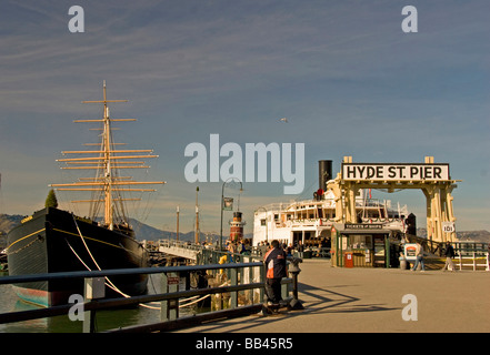 San Francisco Fisherman's Wharf a storico Hyde Street Pier parte del San Francisco Maritime National Historical Park Foto Stock