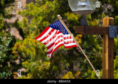 Stati Uniti d'America, Colorado, Frisco. Bandiera americana onde nel luglio del quarto parade. Foto Stock