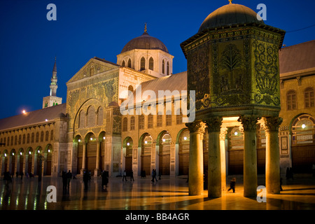 La Moschea Umayyad a notte in Damasco, Siria. Foto Stock