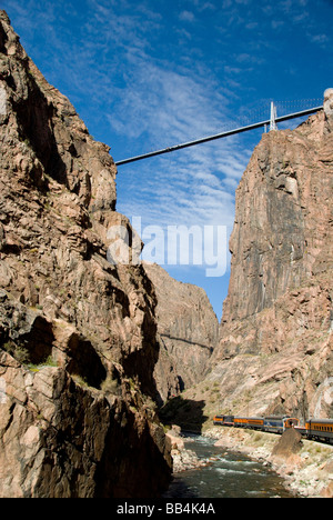 Colorado, Canon City, Royal Gorge Railroad. Viste dal treno, Royal Gorge Bridge, ponte sospeso più alto del mondo. Foto Stock