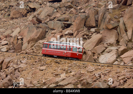 Colorado, Colorado Springs. Pikes Peak Cog Railway. Viste dal treno vicino al summit e al di sopra della linea di albero. Proprietà rilasciato. Foto Stock