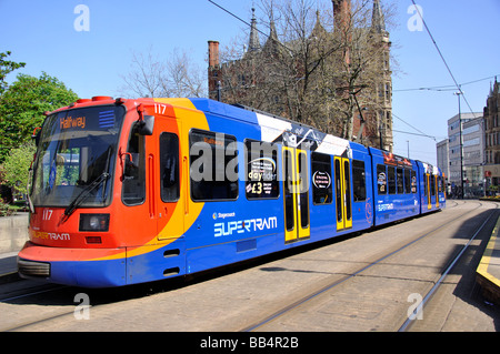 Supertram di Sheffield Light Railway, Sheffield South Yorkshire, Inghilterra, Regno Unito Foto Stock