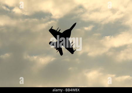 Silhouette Vista aerea di un Super Hornet F/A-18E/F jet da combattimento Foto Stock