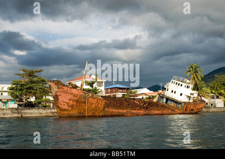 Barca disastrate, Prince Rupert bay, Dominica Foto Stock