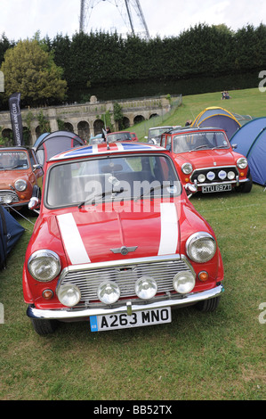 Retrò mini auto in Crystal Palace Park, London, Regno Unito Foto Stock