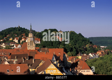 Vista della Chiesa Collegiata Stiftskirche e Città di Castello Hohentübingen a Tübingen Baden Württemberg Germania Foto Stock