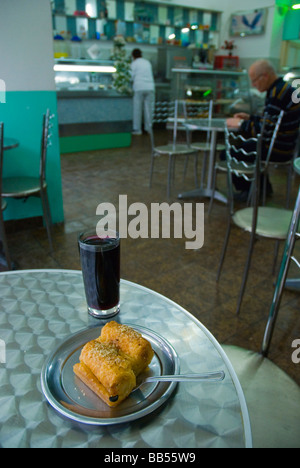 Il baklava egiziano presso un negozio di dolci Carsija quartiere di Skopje Macedonia Europa Foto Stock