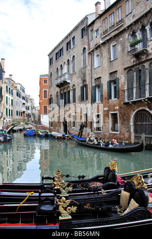 Gondola sul backstreet Canal, Venezia, Provincia di Venezia, regione Veneto, Italia Foto Stock