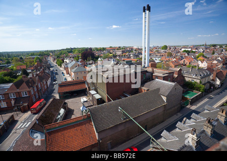 Vista su Bury St Edmunds con la Greene King / Westgate Brewery in primo piano, Suffolk, Regno Unito Foto Stock