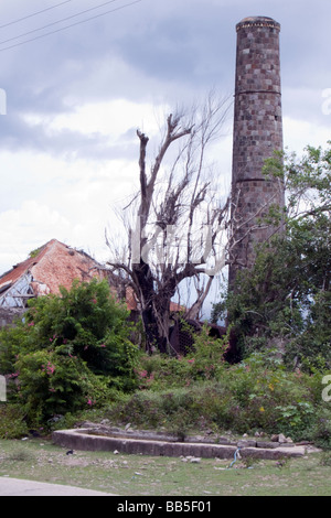 Rimane del New River Walk di cocco zucchero immobiliare impianto di trasformazione Nevis isola dei Caraibi Foto Stock