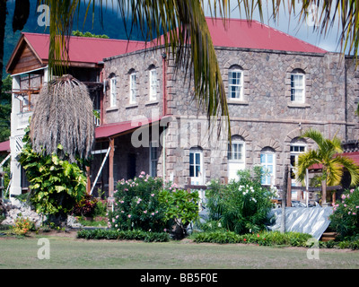 Casa governo riparazioni undergroing Nevis Caraibi Foto Stock