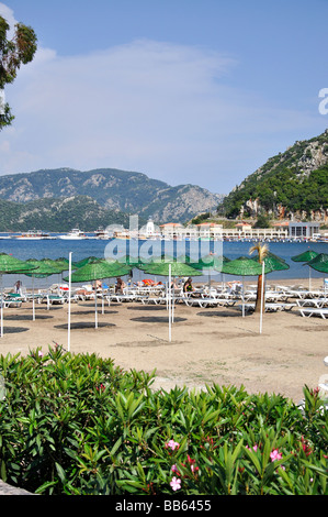 Vista sulla spiaggia, Icmeler, penisola di Datca, provincia di Mulga, Repubblica di Türkiye Foto Stock