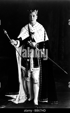 Edward VIII, 23.6.1894 - 28.5.1972, Re di Gran Bretagna 20.1936 - 11.12.1936, come Principe di Galles 13.7.1911 - 20.1.1936, dopo l'investitura, Castello di Caernarfon, cartolina, 1911, , Foto Stock