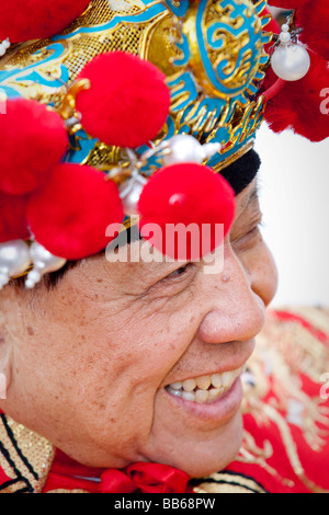 Uomo cinese in abiti tradizionali Foto Stock