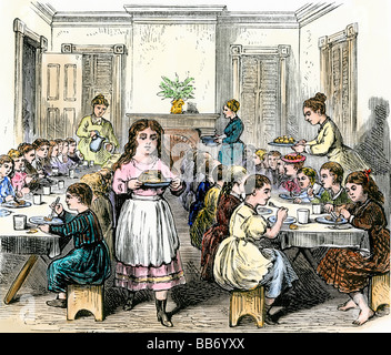 I bambini poveri di mangiare la cena presso i bambini società aiuto summer resort in New York 1800s. Colorate a mano la xilografia Foto Stock