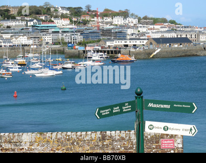 St Peter Port Baliato di Guernsey nelle isole del Canale UE 2009 Foto Stock