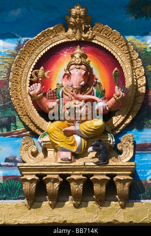 Ganesh effige Chamundeswari tempio indù Chamundi Hill Mysore Karnataka India Foto Stock