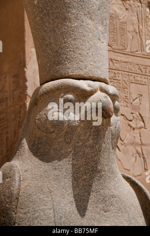 Il Tempio di Edfu tempio egizio situato sulla sponda ovest del Nilo La città di Edfu Apollonopolis Magna Foto Stock