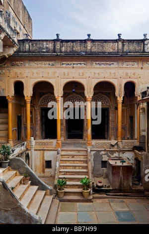 Vecchio mercante's Palace, Manesar, Mandawa, Rajasthan, Nord India, India, Asia Foto Stock
