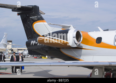 Embraer Phenom 300 Business Jet PP-XVJ al velivolo EBACE Trade Show all'Aeroporto di Ginevra Svizzera Foto Stock