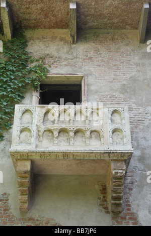 Balcone Casa di Giuletta, casa di Giulietta da William Shakespeare il dramma di Romeo e Giulietta, Verona, Italia, Europa Foto Stock