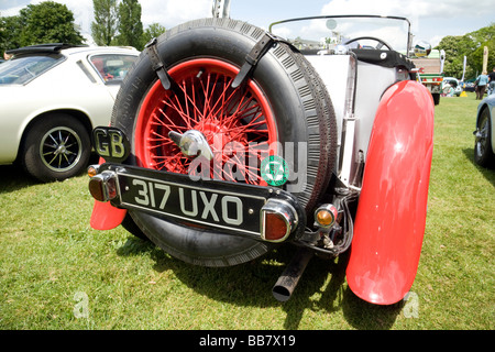 Vista posteriore di una cantante vintage auto sportiva, Wallingford classico auto da rally, Oxfordshire, Regno Unito Foto Stock