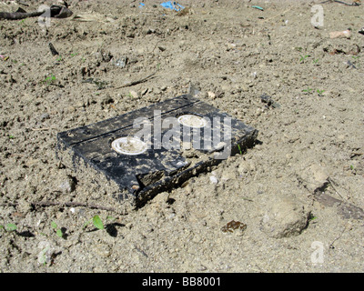 Vecchi video vhs cassetta a nastro in terreno su terreno abbandonati Foto Stock