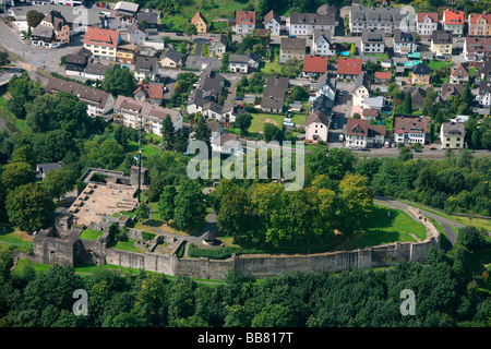 Foto aerea, le rovine del castello, Arnsberg, Sauerland, Hochsauerlandkreis, Renania settentrionale-Vestfalia, Germania, Europa Foto Stock