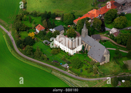 Foto aerea, Oelinghausen monastero, chiesa, Arnsberg, Sauerland, Hochsauerlandkreis, Renania settentrionale-Vestfalia, Germania, Europa Foto Stock