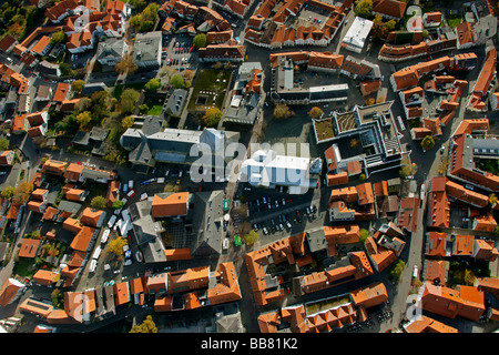 Foto aerea, St. Chiesa di Petri, destra, St. Cattedrale Patrokli-Dom, sinistro interno della città, Soest, Kreis Soest, Soester Boerde, Sud Foto Stock