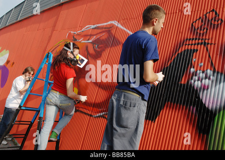 Giovani scrittori a Milano (Italia) Foto Stock