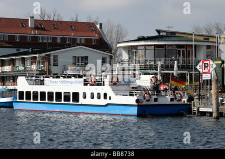 Nave harbor tour, porto, Waren an der Mueritz, Meclemburgo-Pomerania Occidentale, Germania, Europa Foto Stock