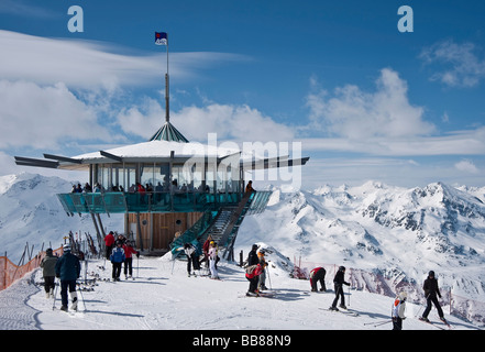 Ristorante con vista panoramica Top Mountain Star Wurmkogel sulla montagna con vista sulla montagna Nederkogel, Hochgurgl, Oetztal Val Foto Stock