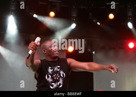 Cantante britannico Seal performing live durante l'aria aperta Live al tramonto Festival nel cortile del Museo nazionale svizzero, Foto Stock