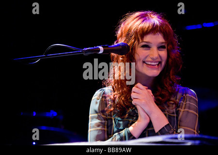 US-American cantante e pianista una multa Frenzy performing live al Kaufleuten club di Zurigo, Svizzera Foto Stock