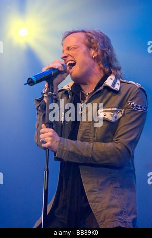 Tobias Sammet, cantante e frontman della tedesca power-metal band Avantasia, suonare dal vivo presso il Festival Rocksound in Huttw Foto Stock