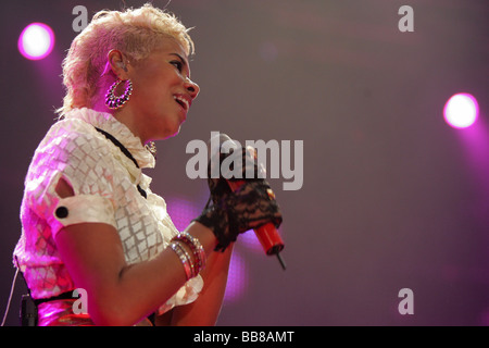 Kelis Rogers, noi hip-hop e R&B singer, live a stelle di energia per libero nell'Hallenstadion di Zurigo, Svizzera Foto Stock