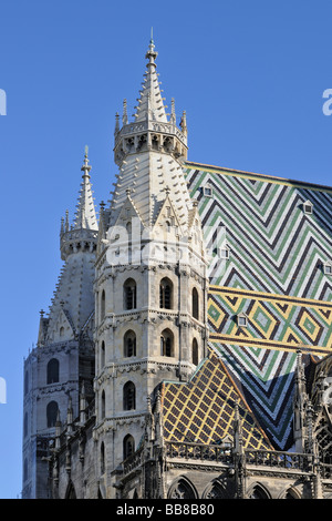 A nord il campanile del Duomo di Santo Stefano a Vienna, in Austria, Europa Foto Stock