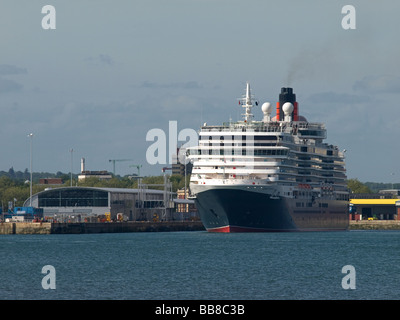 Cunard la regina Victoria lasciando Southampton Regno Unito dal nuovo Terminal Ocean per la prima volta Foto Stock