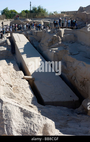 Obelisco incompiuto, pietra di cava, Assuan, Egitto, Africa Foto Stock