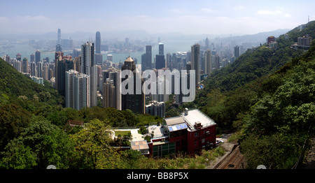 Vista dal Victoria Peak di Hong Kong grattacieli e del porto di Victoria in Cina Foto Stock