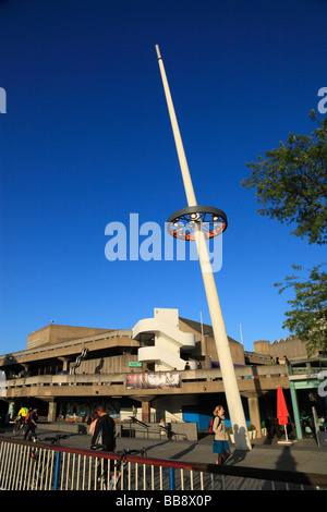 Al di fuori della Queen Elizabeth Hall South Bank di Londra, Inghilterra, Regno Unito. Foto Stock