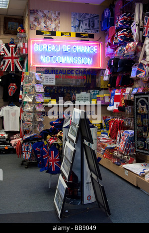 Bureau de Change nel souvenir turistici & regali Westminster London Foto Stock